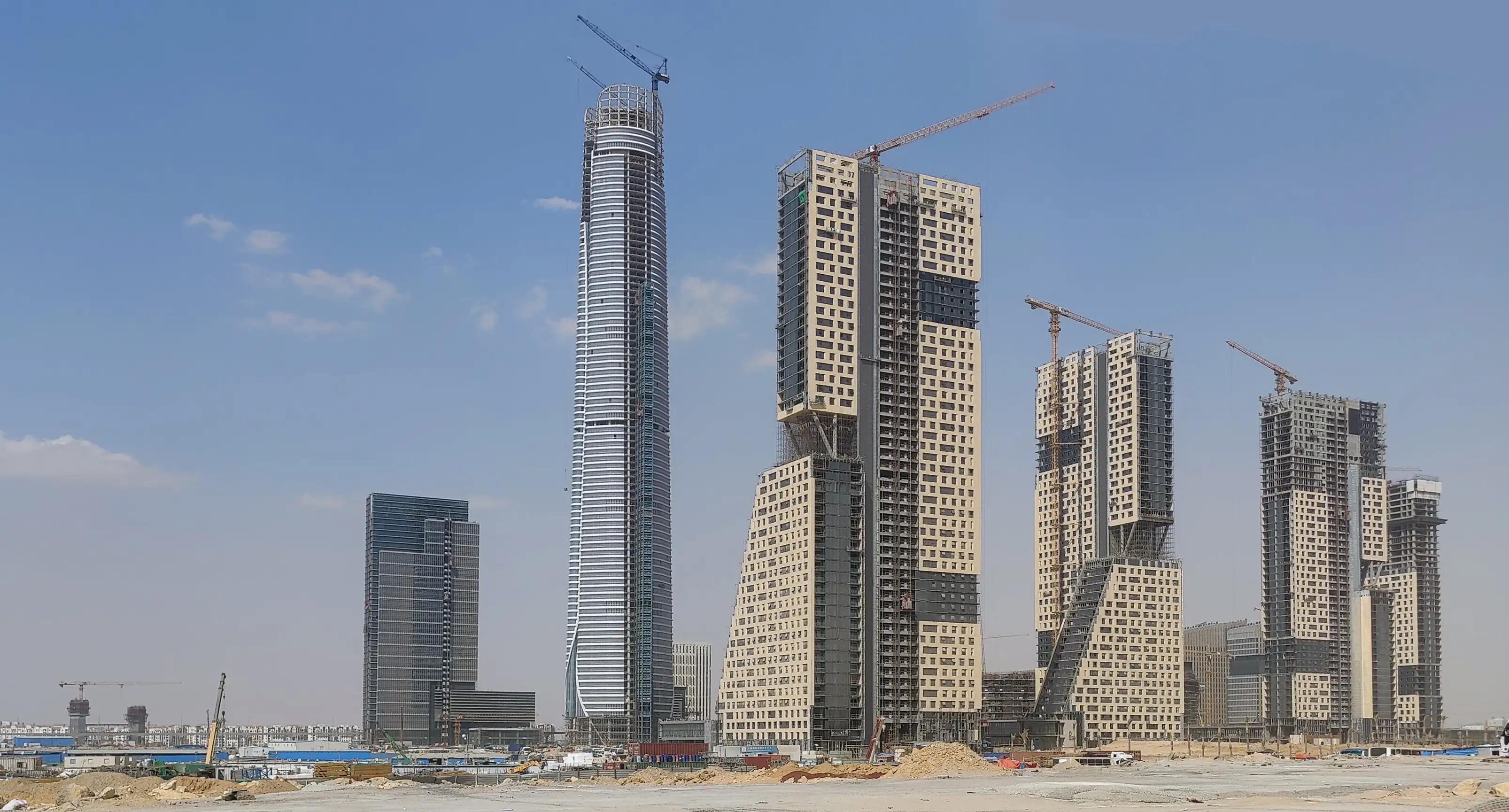 العاصمة الأدارية المولات التجارية والأدارية